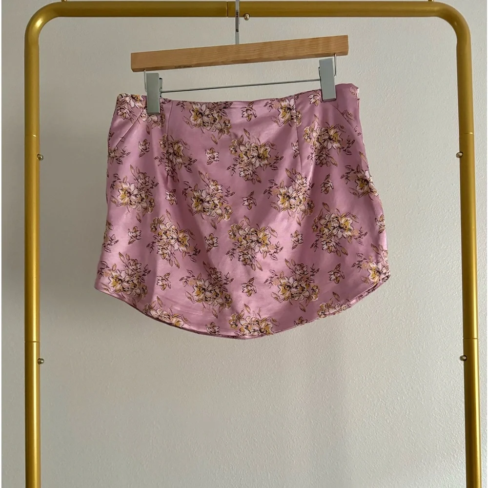 Free People pale lavender‎ floral embroidered mini skirt sz 8 Asian inspi…